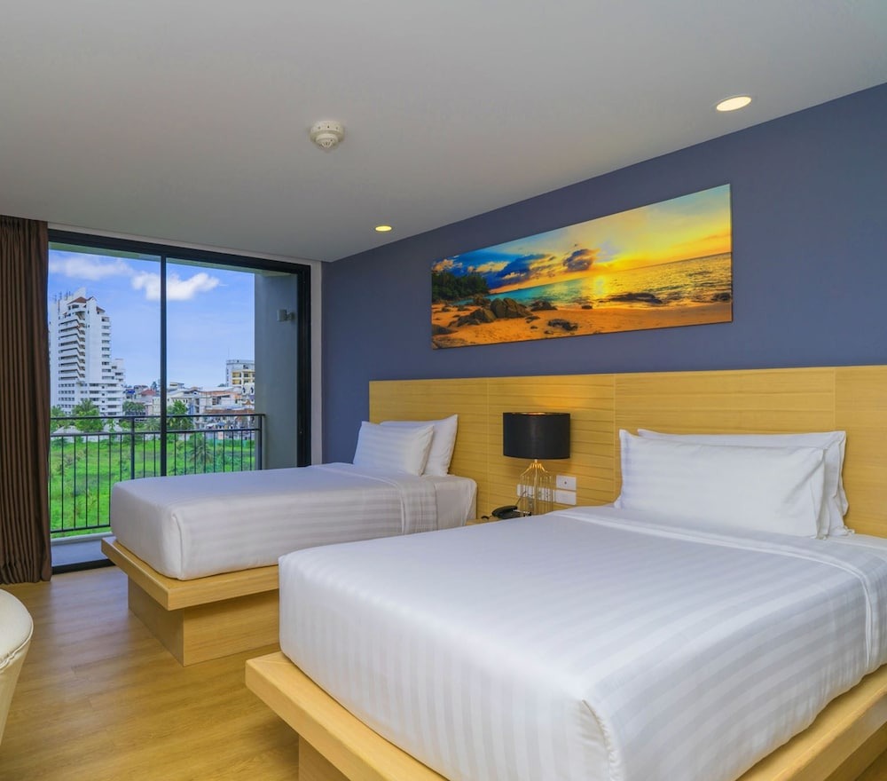 هتل نیو اسکوئر پاتونگ